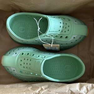 NWT native toddler shoes Robbie print C8